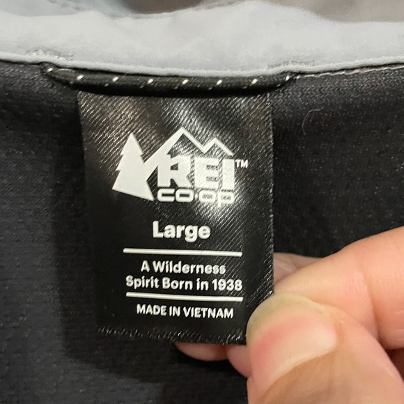 Rei Co-op Men's Gray button down shirt Jacket - Picture 2 of 3